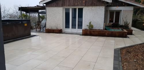 Terrasse et plage piscine 