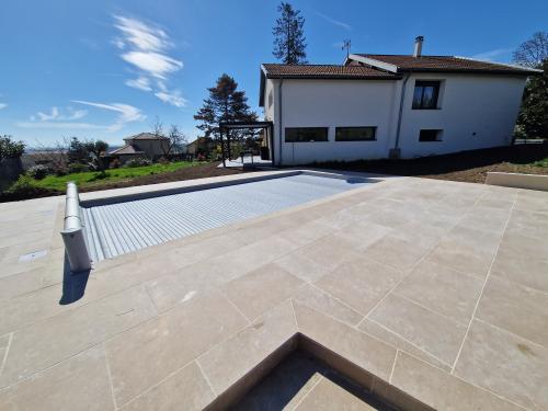 Terrasse et plage piscine 