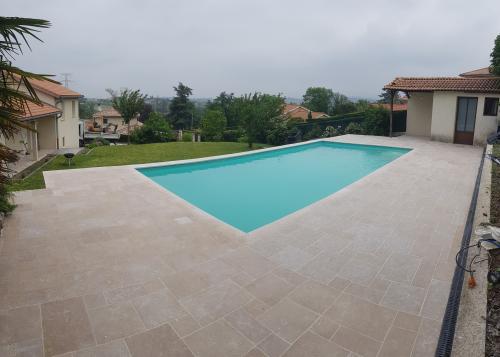 Terrasse et plage piscine 